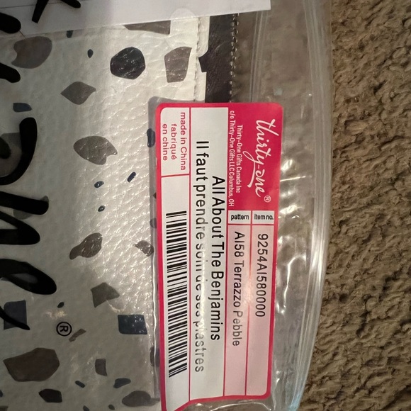 Thirty One zippered wallet - Picture 2 of 2